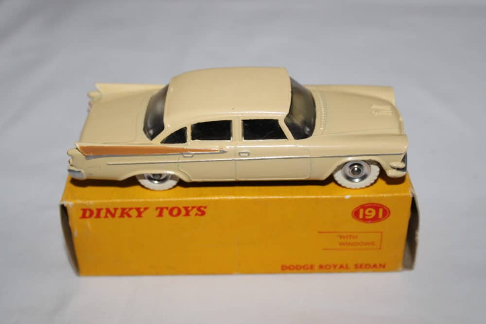 Dinky Toys 191 Dodge Royal Sedan-side