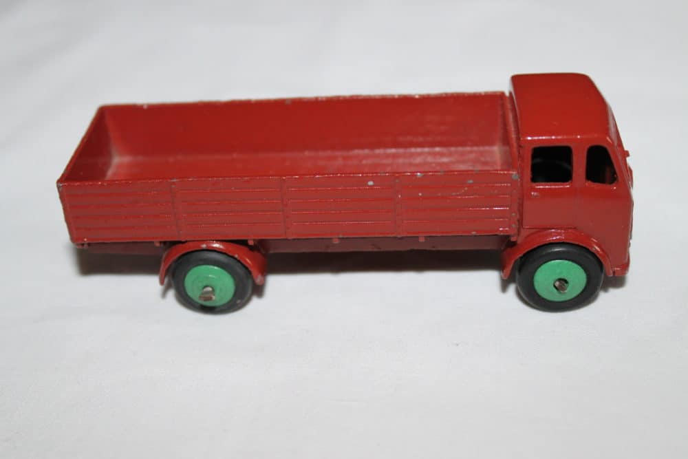 Dinky Toys 025R Forward Control Lorry-side