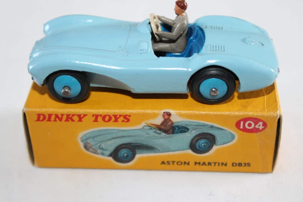 Dinky Toys 104 Aston Martin DB3S
