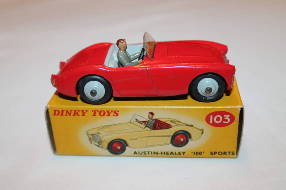 Dinky Toys 103 Austin Healey Tourer-side