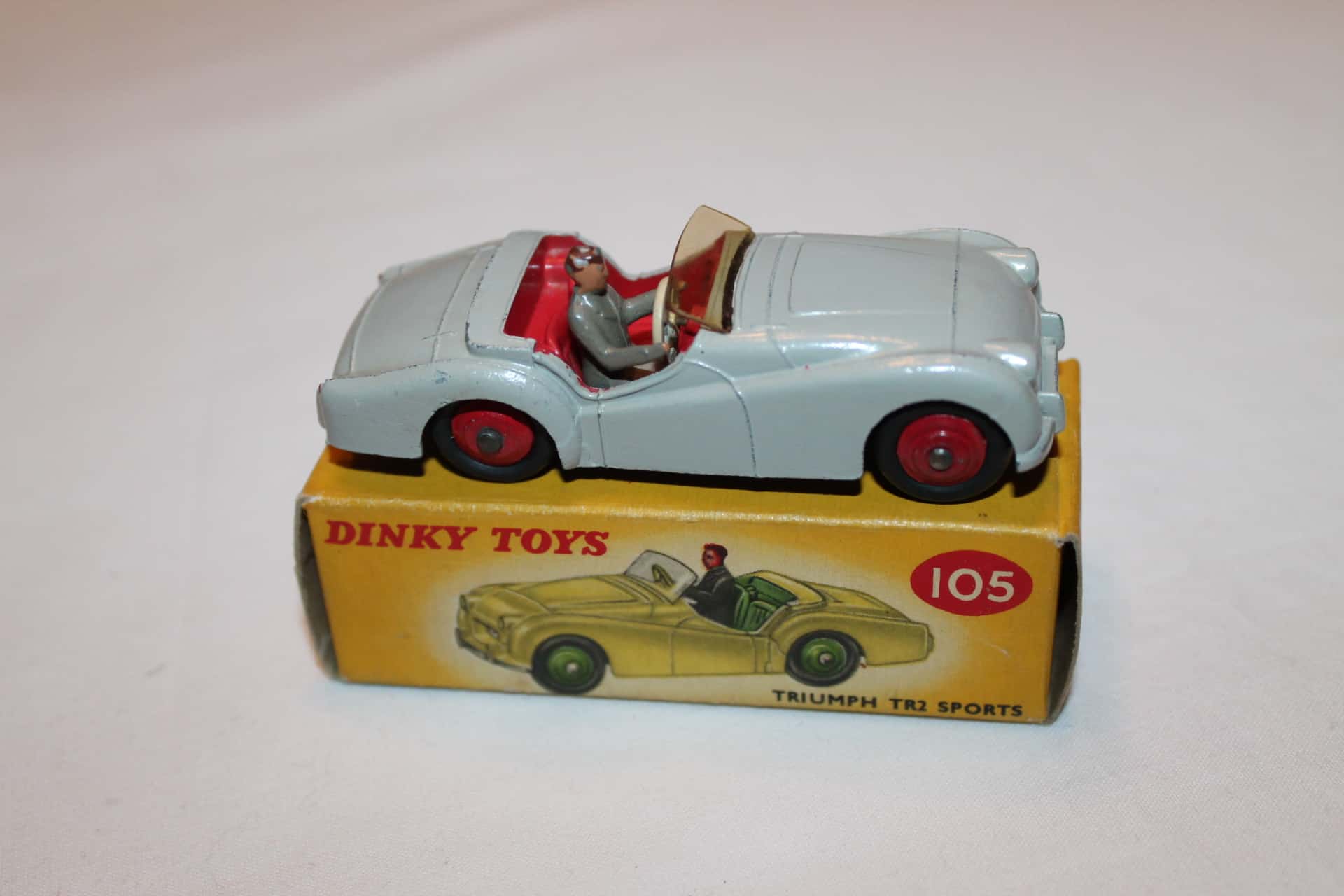DINKY ATLAS , triumph TR2 sport réf 105 , 1/43 , neuf EUR 35,00