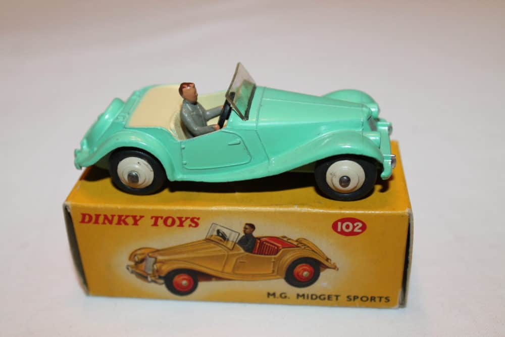 Dinky Toys 102 MG Midget-side
