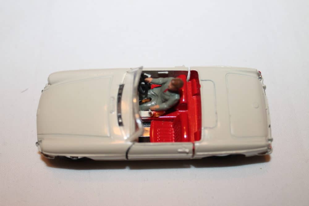 Dinky Toys 113 M.G.B. Sports Car-top