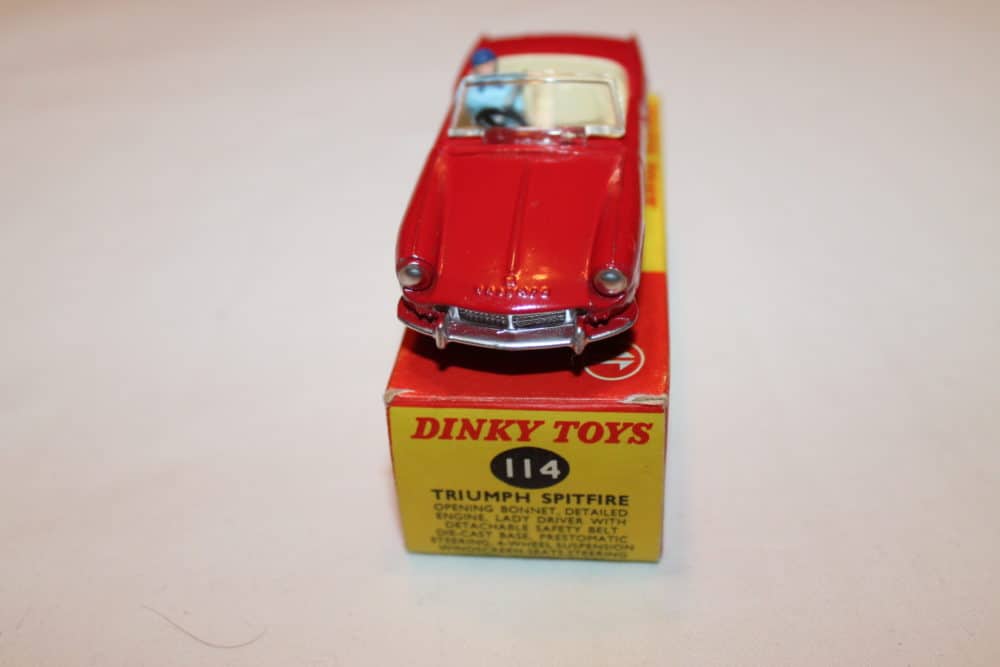Dinky Toys 114 Triumph Spitfire-front