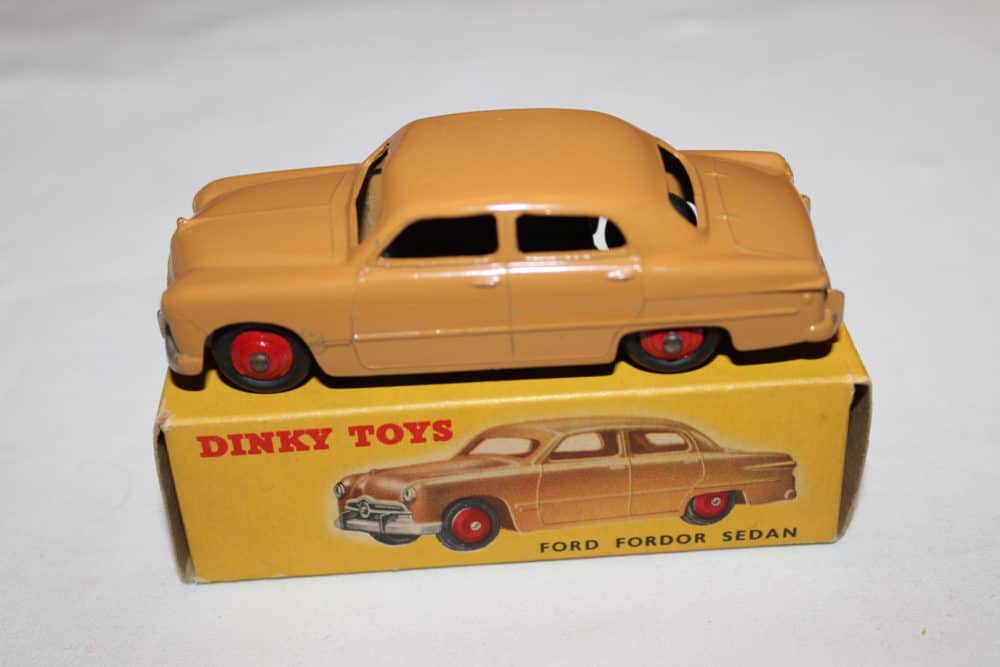 Dinky Toys 170 Ford Forder