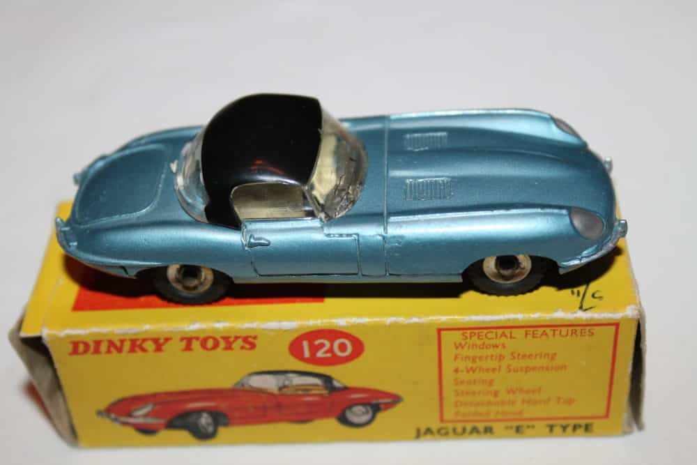 Dinky Toys 120 'E' Type Jaguar-side