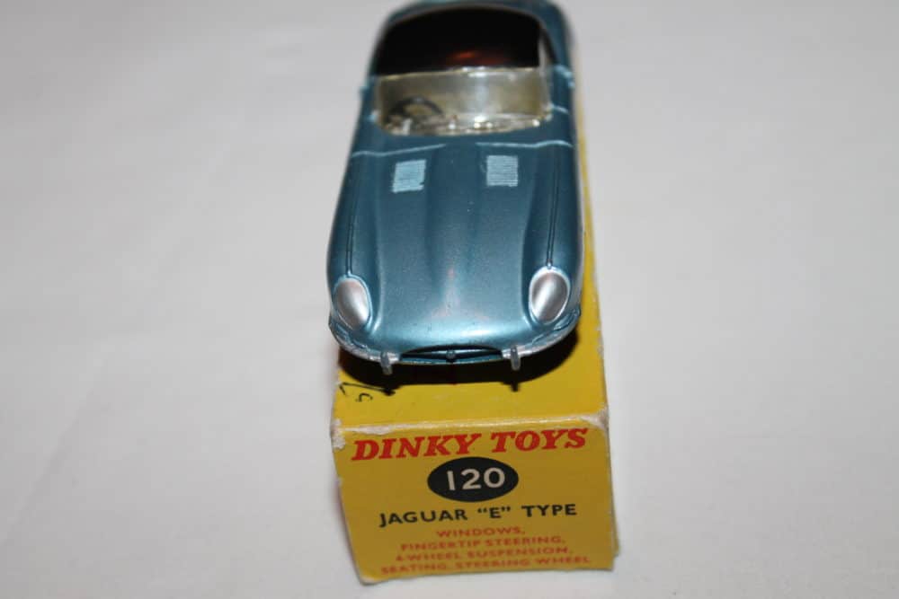 Dinky Toys 120 'E' Type Jaguar-front