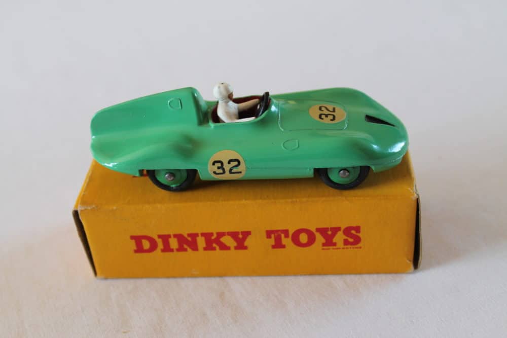Dinky Toys 236 Connaught Racing Car-side