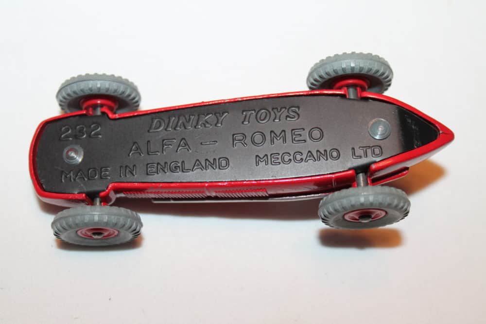 Dinky Toys 232 Alfa Romeo-base