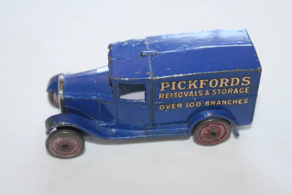 Dinky Toys 028B 'Pickfords' Delivery Van Type 1