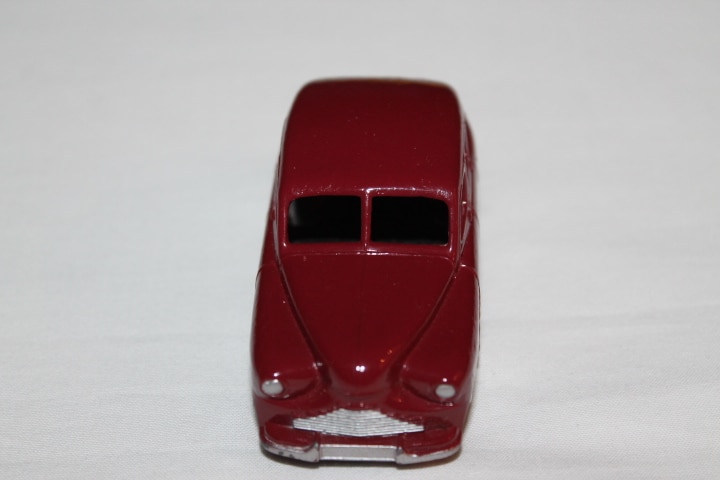 Dinky Toys 040E Standard Vanguard-front
