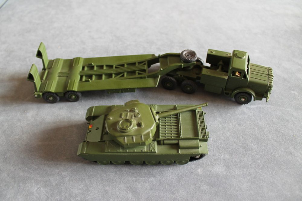 tank transporter & tank gift set dinky toys 698 right side