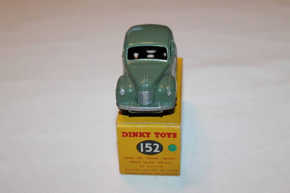 Dinky Toys 152 Austin Devon-front