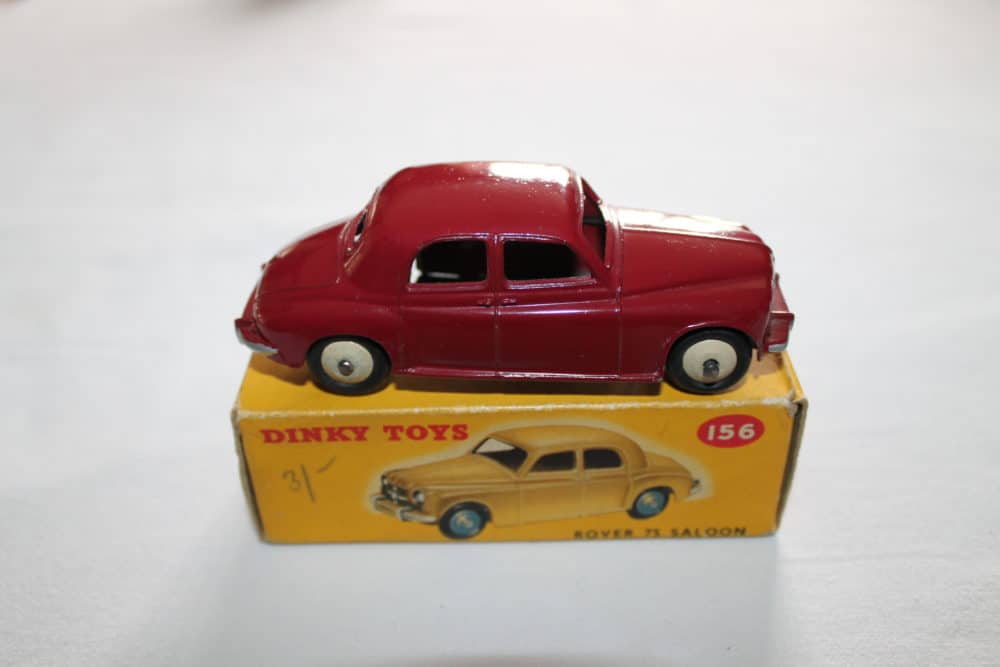 Dinky Toys 156 Rover 75 Saloon-side