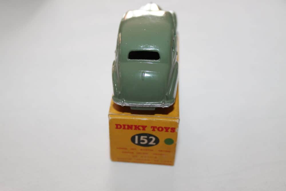 Dinky Toys 152 Austin Devon-back