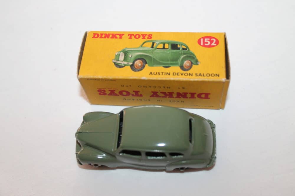 Dinky Toys 152 Austin Devon-top