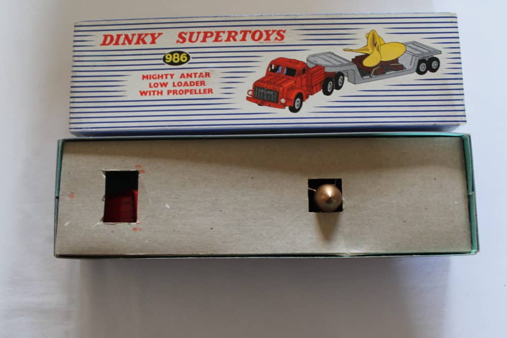 Dinky Toys 986 Mighty Antar with Propeller-open