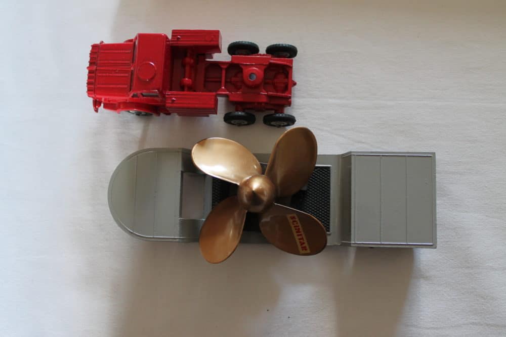 Dinky Toys 986 Mighty Antar with Propeller-top