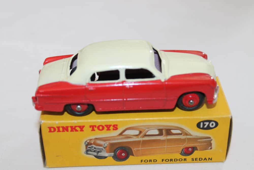 Dinky Toys 170 Ford Forder Highline-side