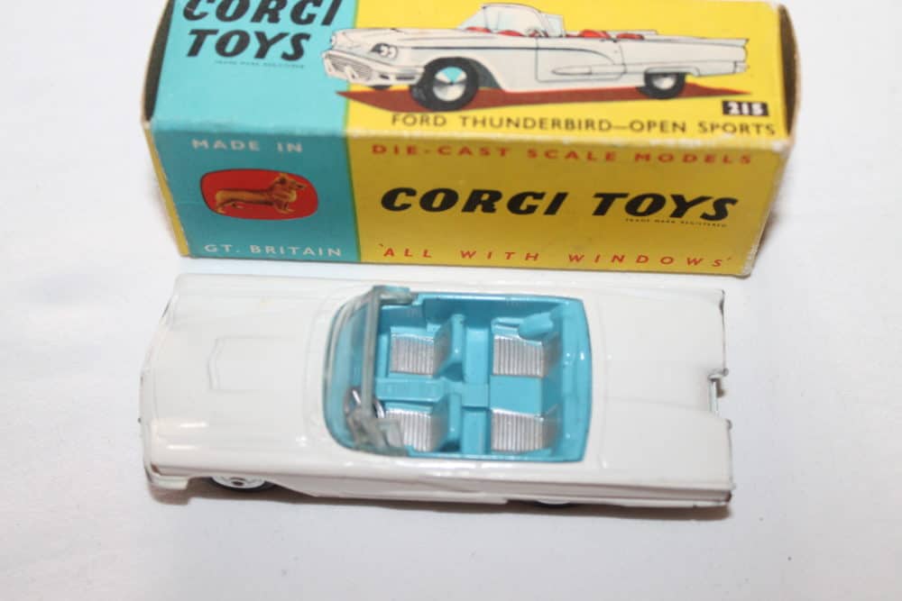 Corgi Toys 215 Ford Thunderbird-top