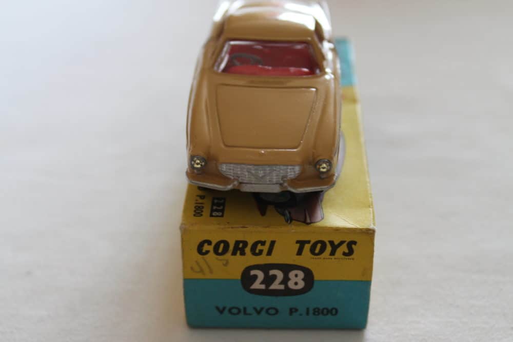 Corgi Toys 228 Volvo P.1800-front