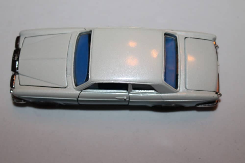 Corgi Toys 273 Rolls Royce Silver Shadon 'Mulliner works'-top