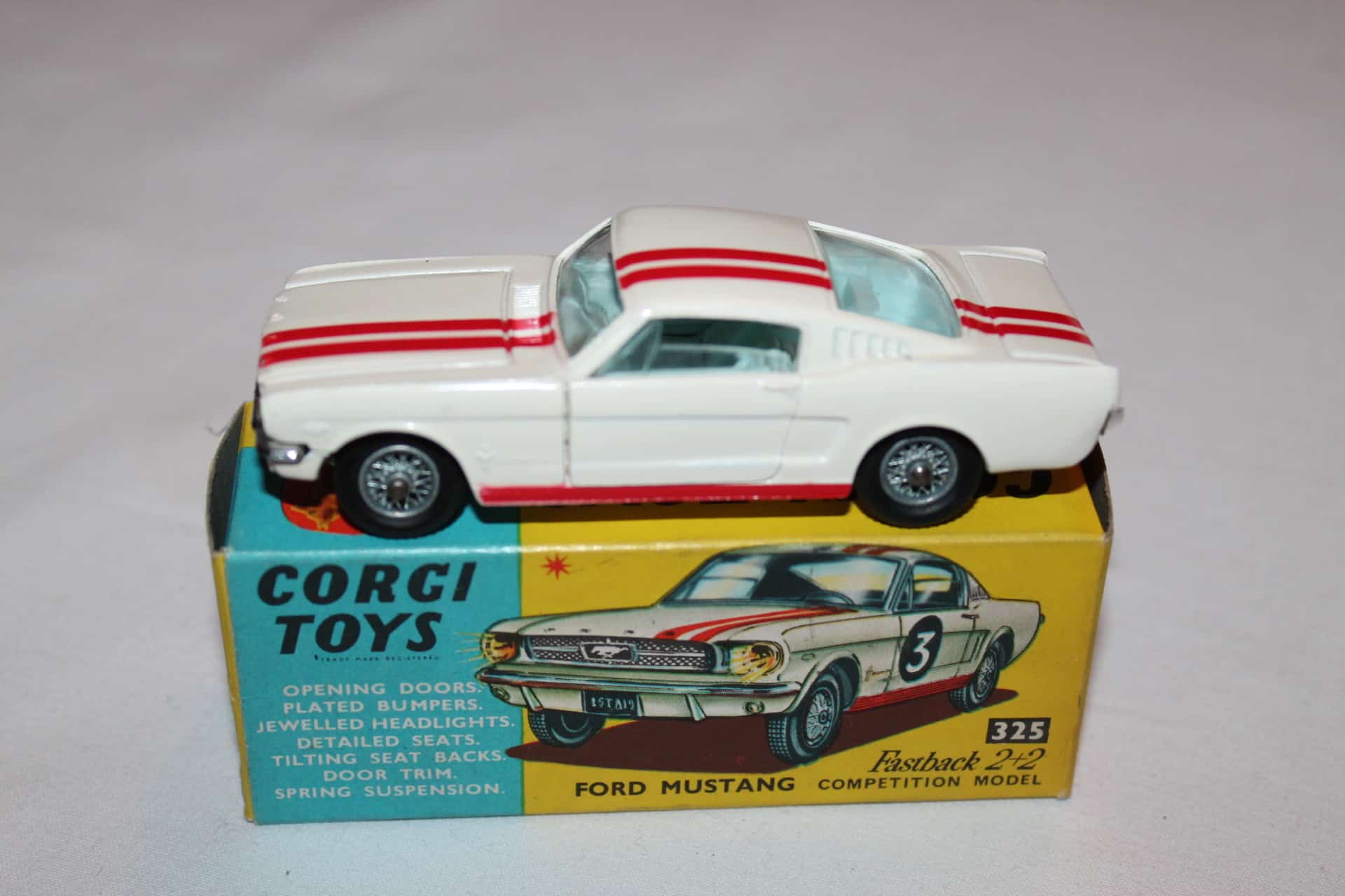 Corgi Toys 325 Ford Mustang Fastback 2+2 Competition model-leftside