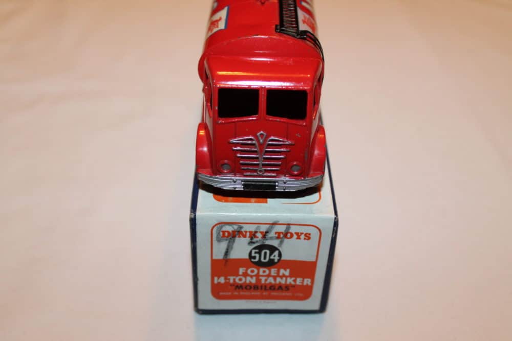 Dinky Toys 504 Foden Mobilgas Tanker 1st issue-front