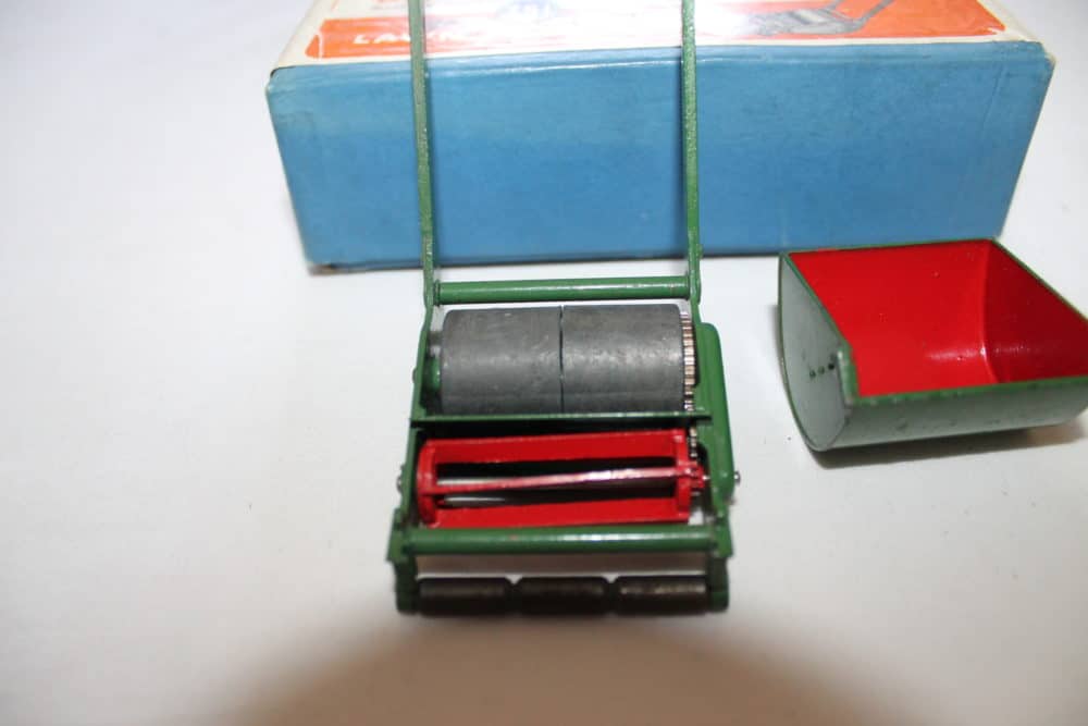 Dinky Toys 751 Lawn Mower-front
