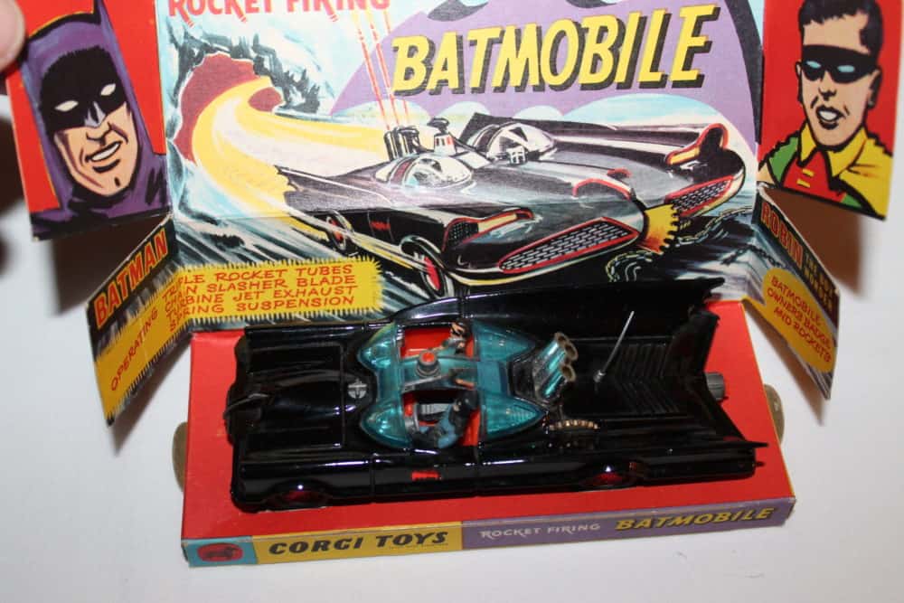 Corgi Toys 267 Batmobile 1st Issue-oninnerstand