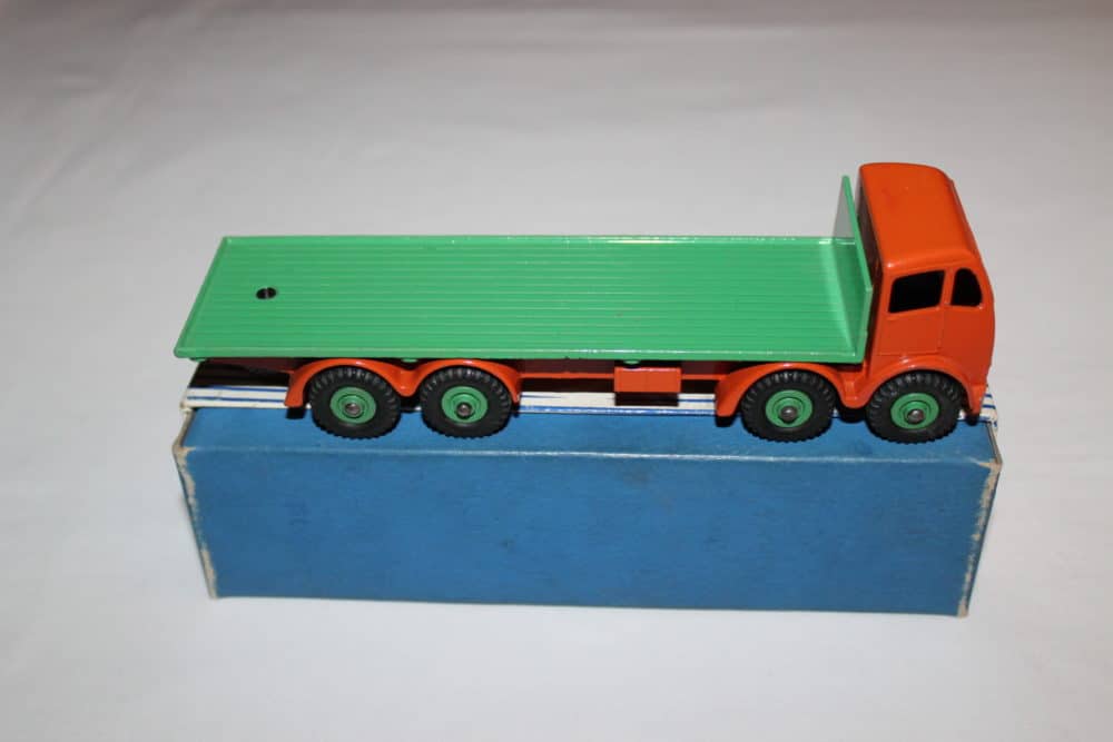 Dinky Toys 902 2nd Cab Foden Flat truck-side