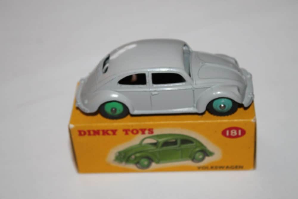 Dinky Toys 181 Volkswagen Beetle-side