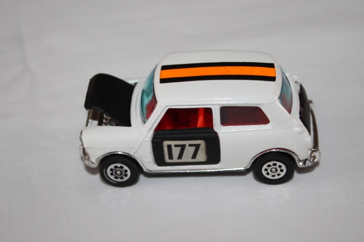 Corgi Toys 282 Mini Cooper-leftside