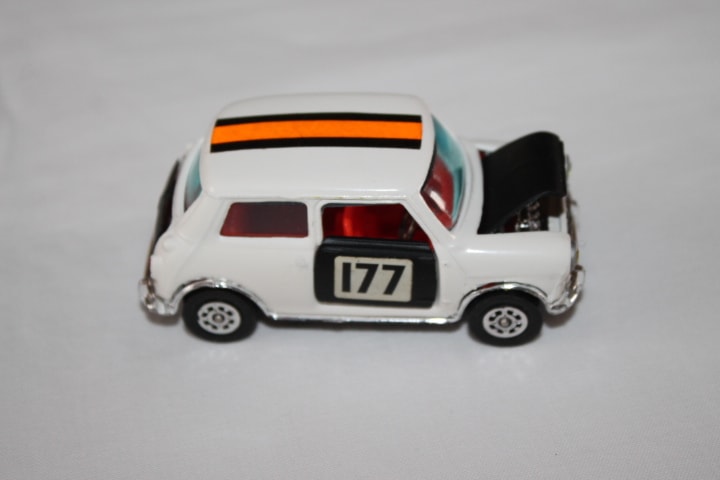 Corgi Toys 282 Mini Cooper-rightside