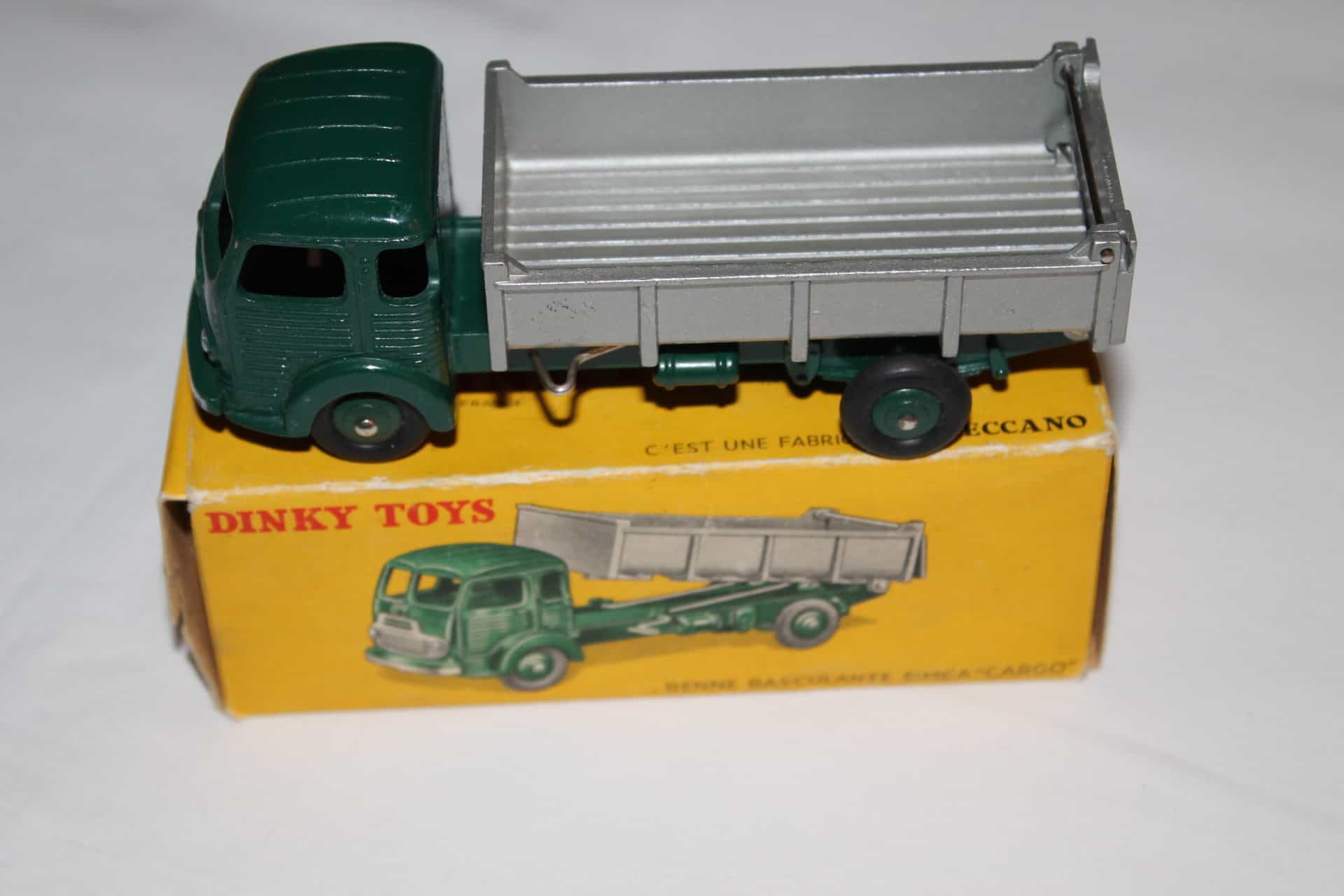 French Dinky Toys 033b Simca Cargo Truck 