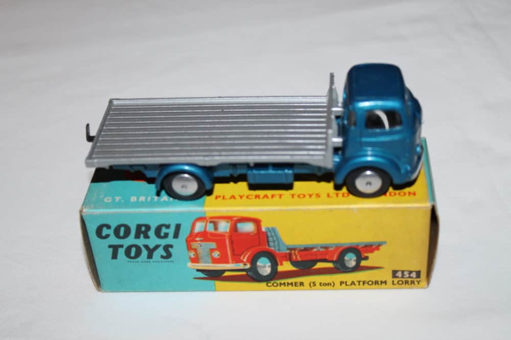 Corgi Toys 454 Commer (5 Ton) Platform Lorry-side