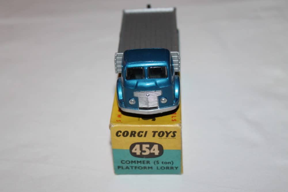 Corgi Toys 454 Commer (5 Ton) Platform Lorry-front