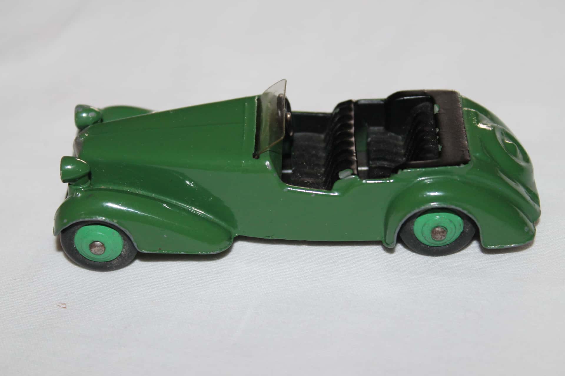 Dinky Toys 038D Alvis Tourer - Diecast