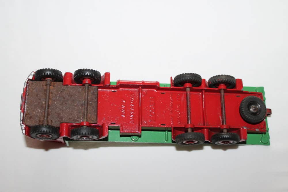Dinky Toys 902 Foden 2nd Cab Flatbed Lorry-base
