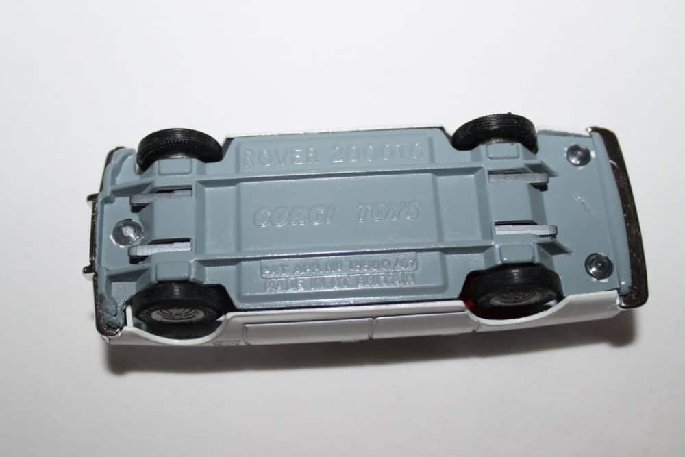 Corgi Toys 275 Rover 2000 TC-base