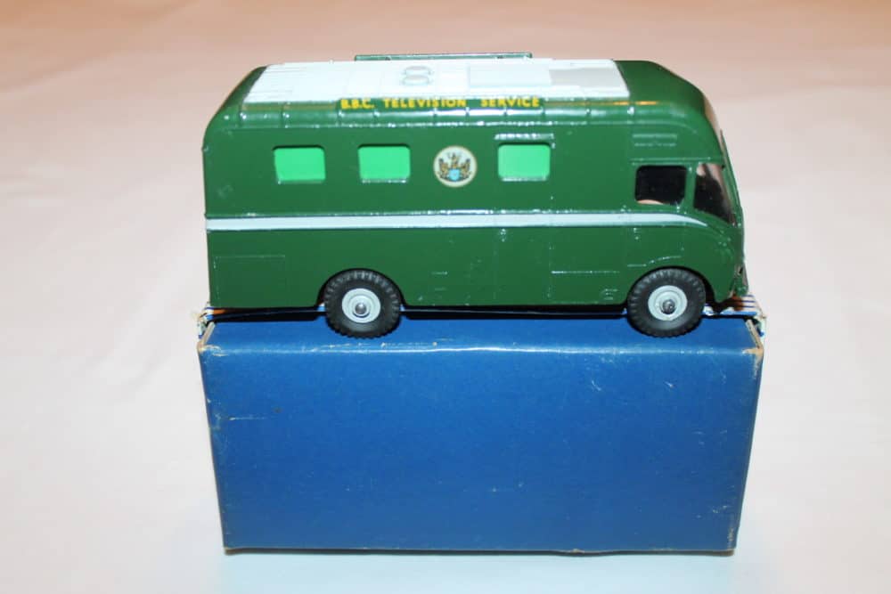 Dinky Toys 967 B.B.C. Mobile Control Room-side