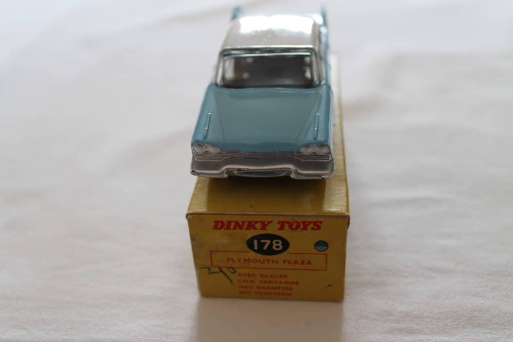 Dinky Toys 178 Plymouth Plaza-front