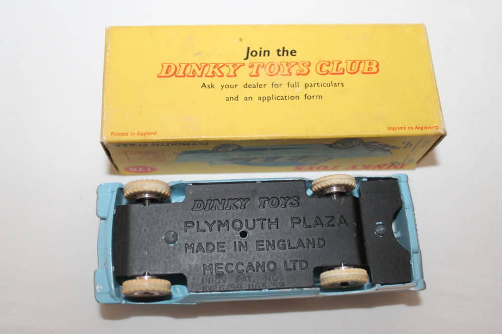 Dinky Toys 178 Plymouth Plaza-base