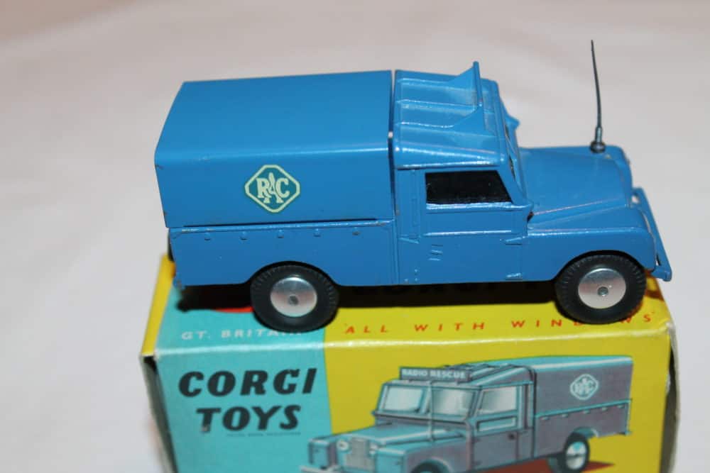 Corgi Toys 416 R.A.C. Radio Rescue Land Rover-side