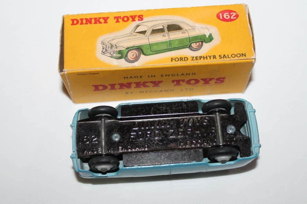Dinky Toys 162 Ford Zephyr Two Tone Blue-base