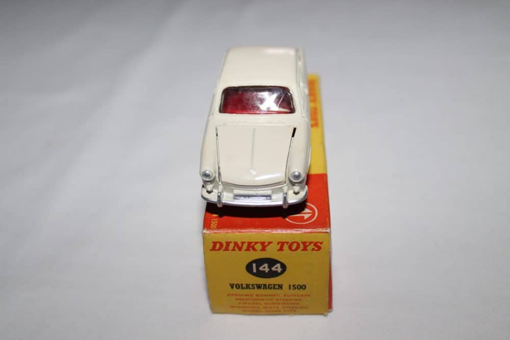 Dinky Toys 144 Volkswagen 1500-front