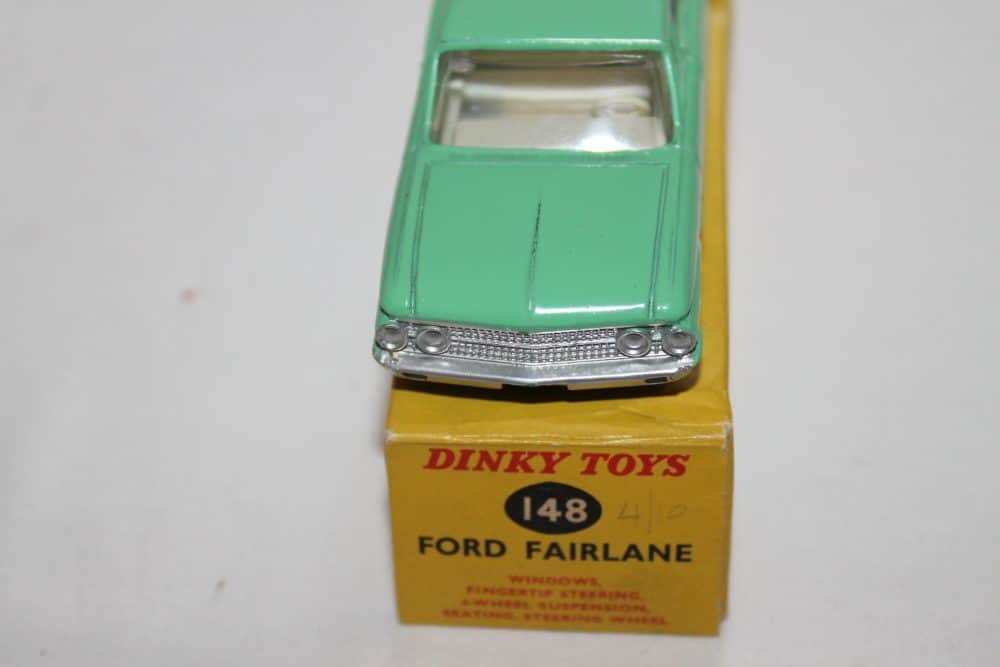 Dinky Toys 148 Ford Fairlane-front