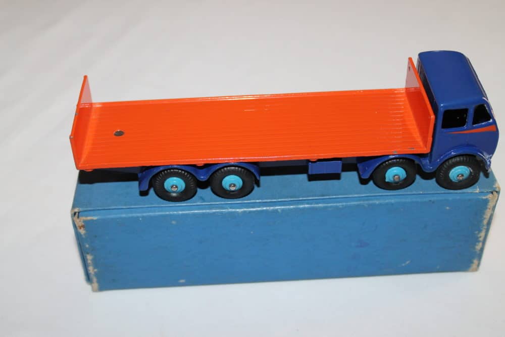 Dinky Toys 503 1st Cab Foden Flat truck with Tailboard-side