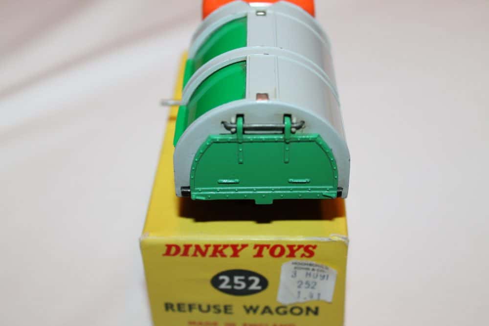 Dinky Toys 252 Refuse Wagon-back