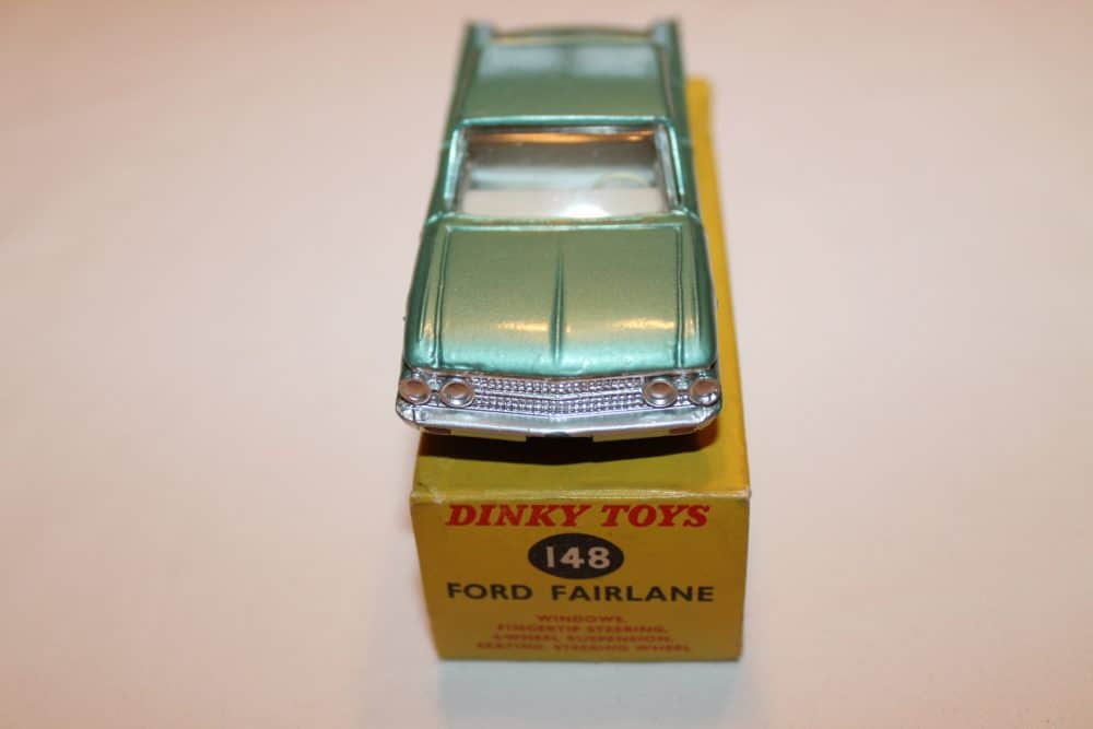 Dinky Toys 148 Ford Fairlane. Silver-Green-front